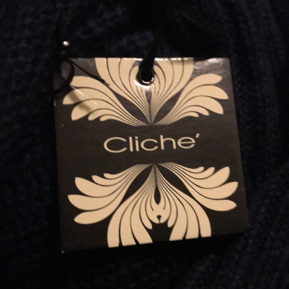 sweater with fur collar in navy blue. - Picture 4 of 4